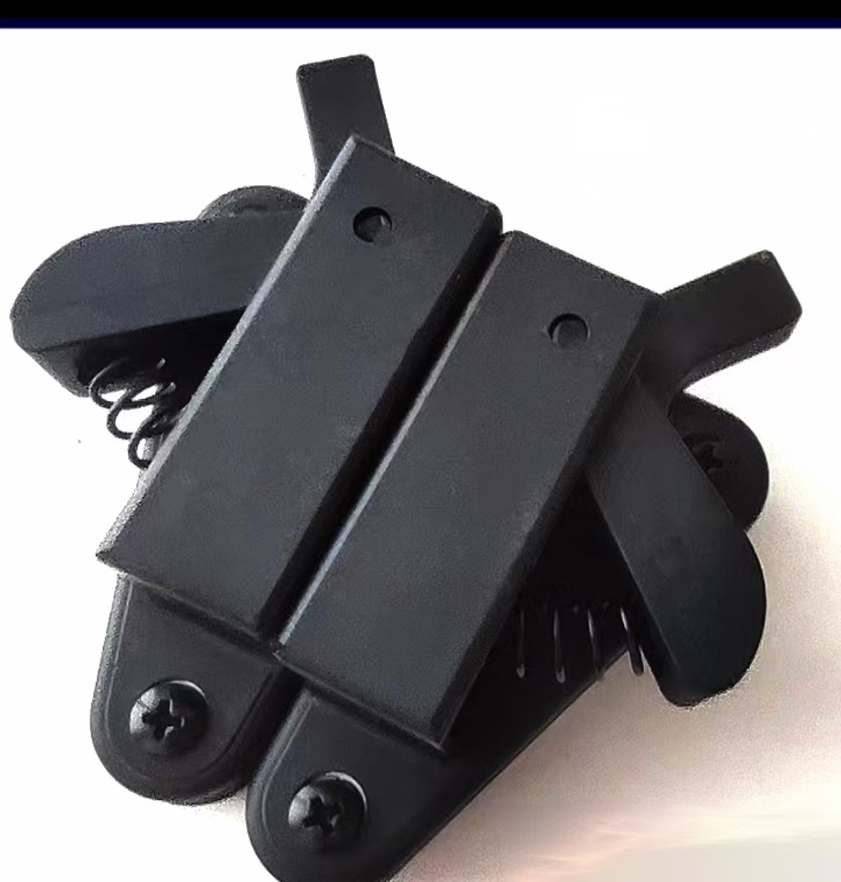 Serrure de porte de chargeuse sur pneus